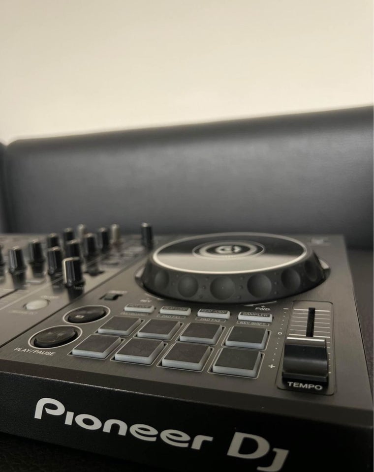 DDJ-400, Pioneer