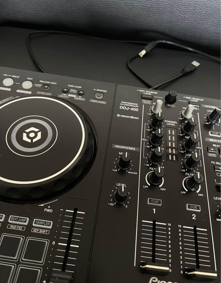 DDJ-400, Pioneer