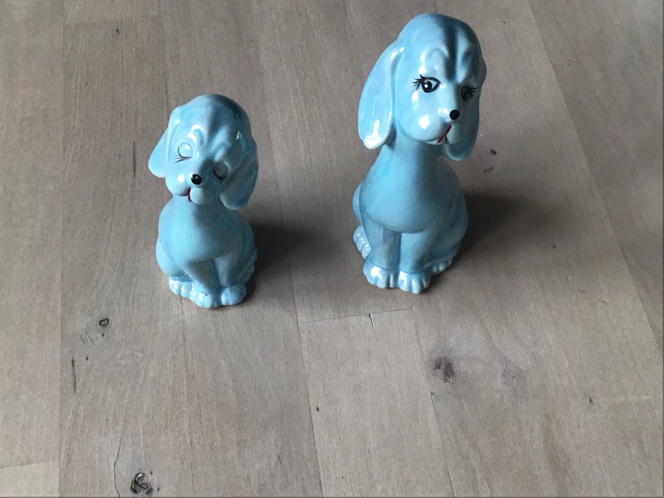 2 porselens hunde, Ved ikke, 1976