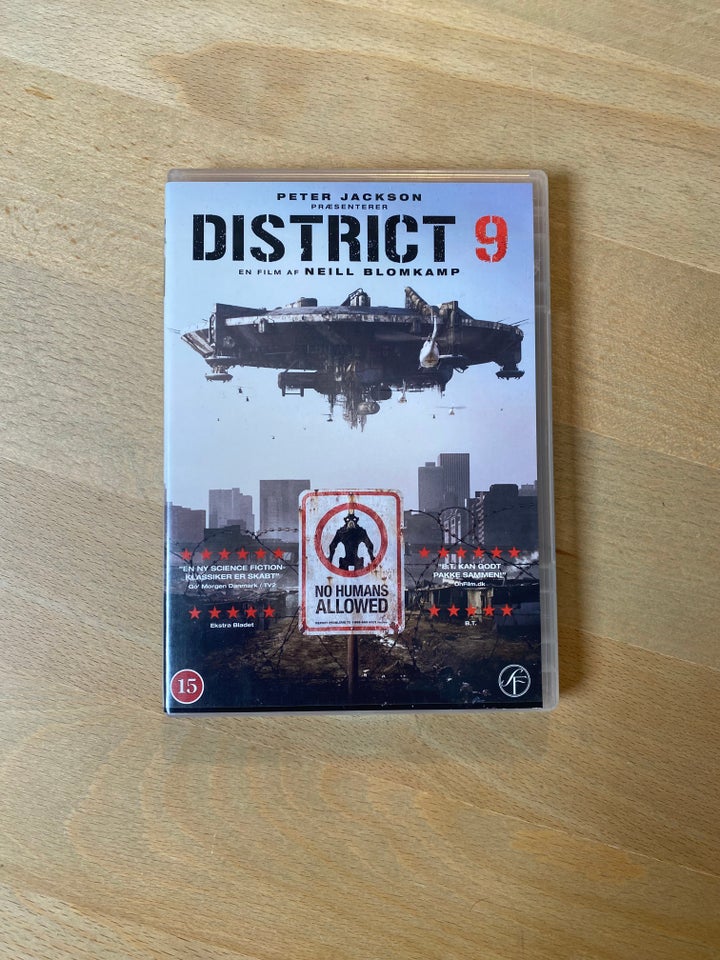 District 9 (2009), DVD, action