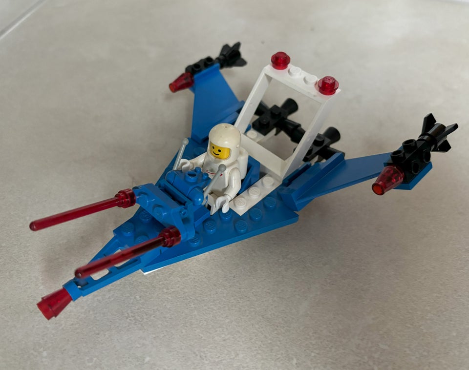 Lego Space, 6845 Cosmic Charger