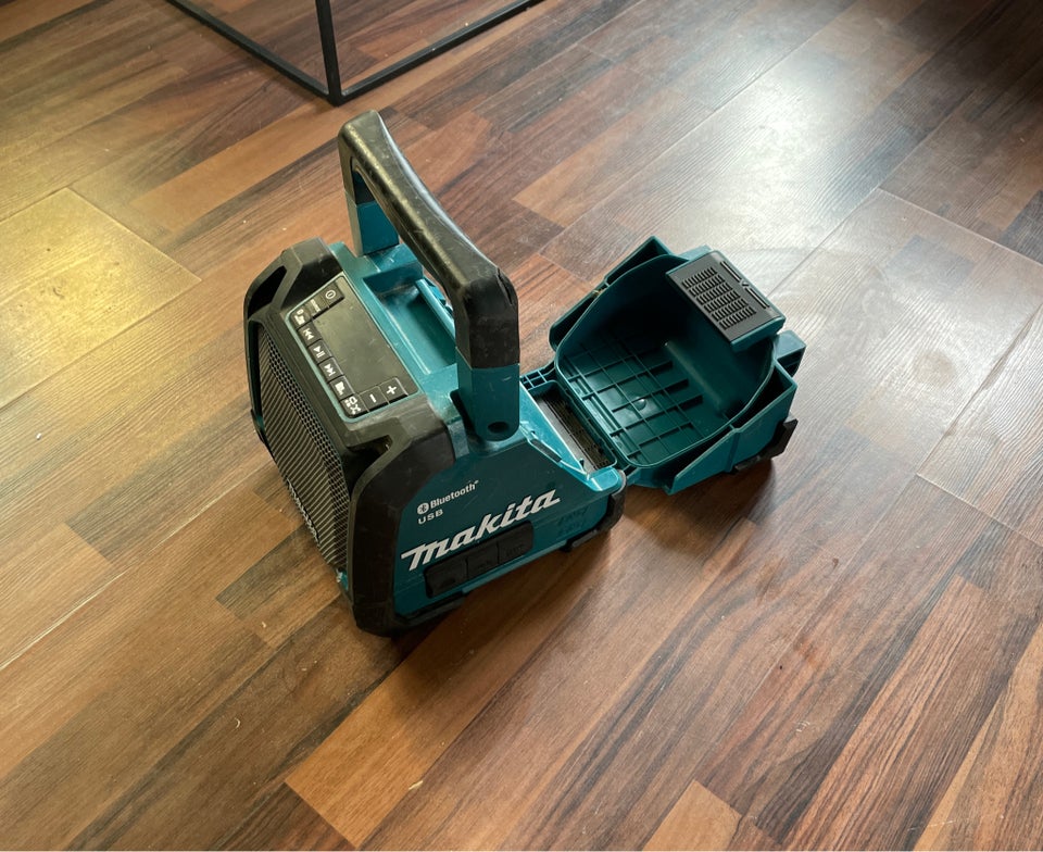 Makita højtaler, Makita DMR202