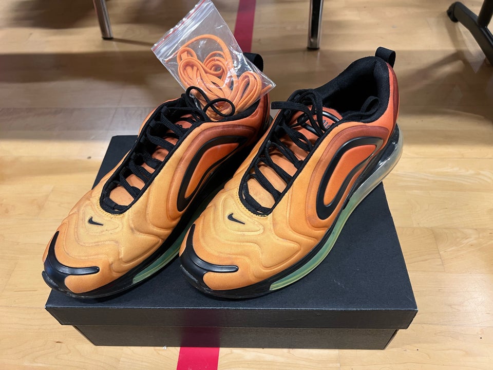 Sneakers, Nike Air Max 720 Sunrise,