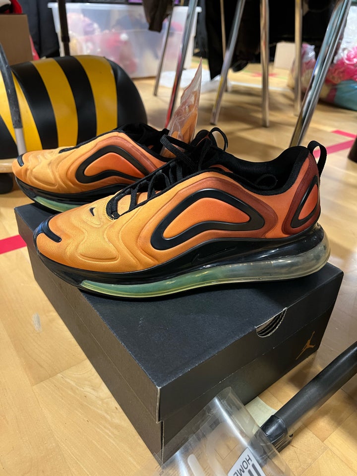 Sneakers, Nike Air Max 720 Sunrise,