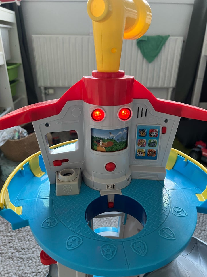 Paw Patrol hovedkvarter m. lys,