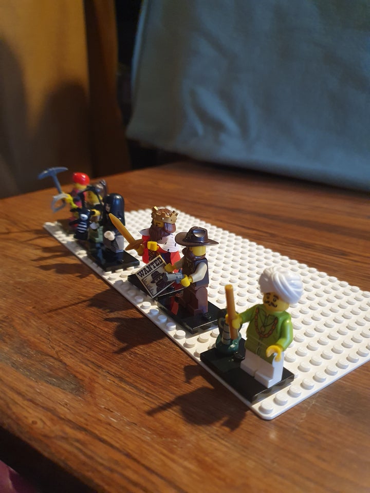 Lego Minifigures, Serie figurer