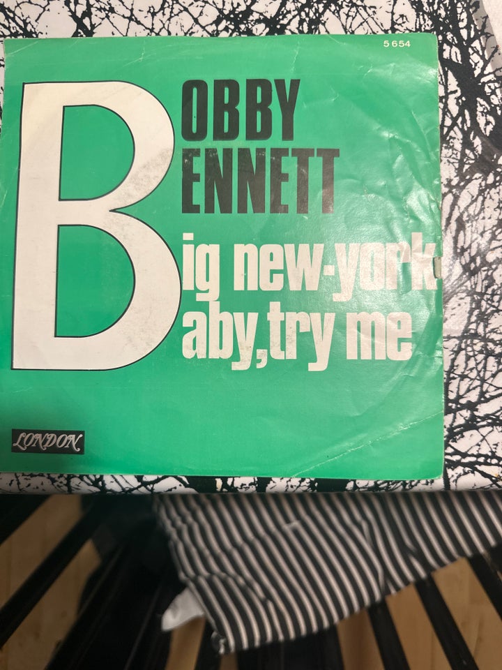 Single, Bobby ennett