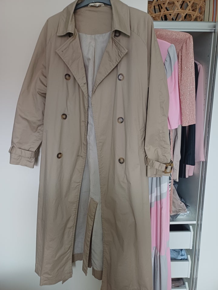 Trenchcoat, str. L, Basic appel