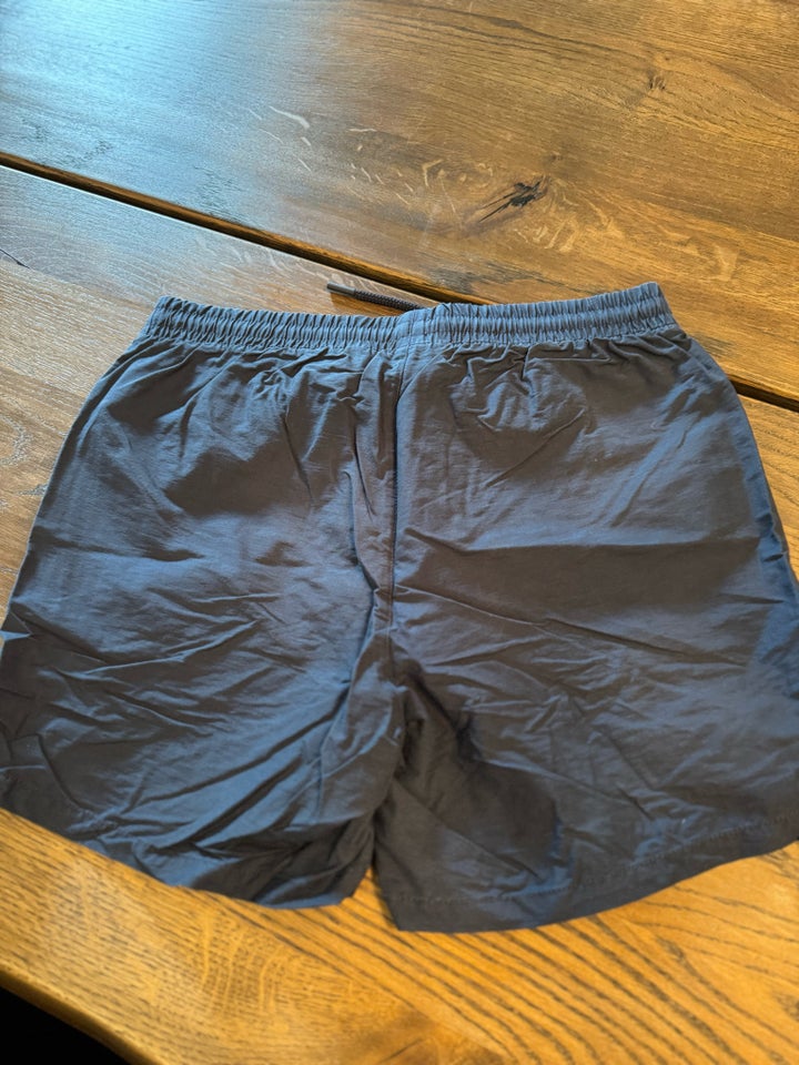 Shorts, Lacoste , str. 28