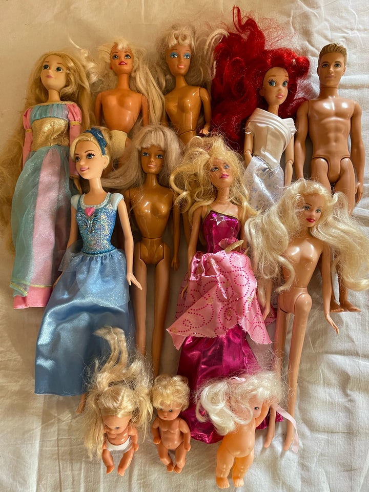 Barbie, 12 dukker