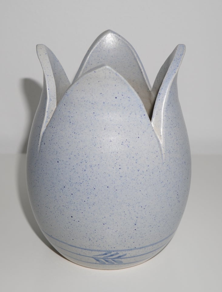 Keramik vase med tulipanform i