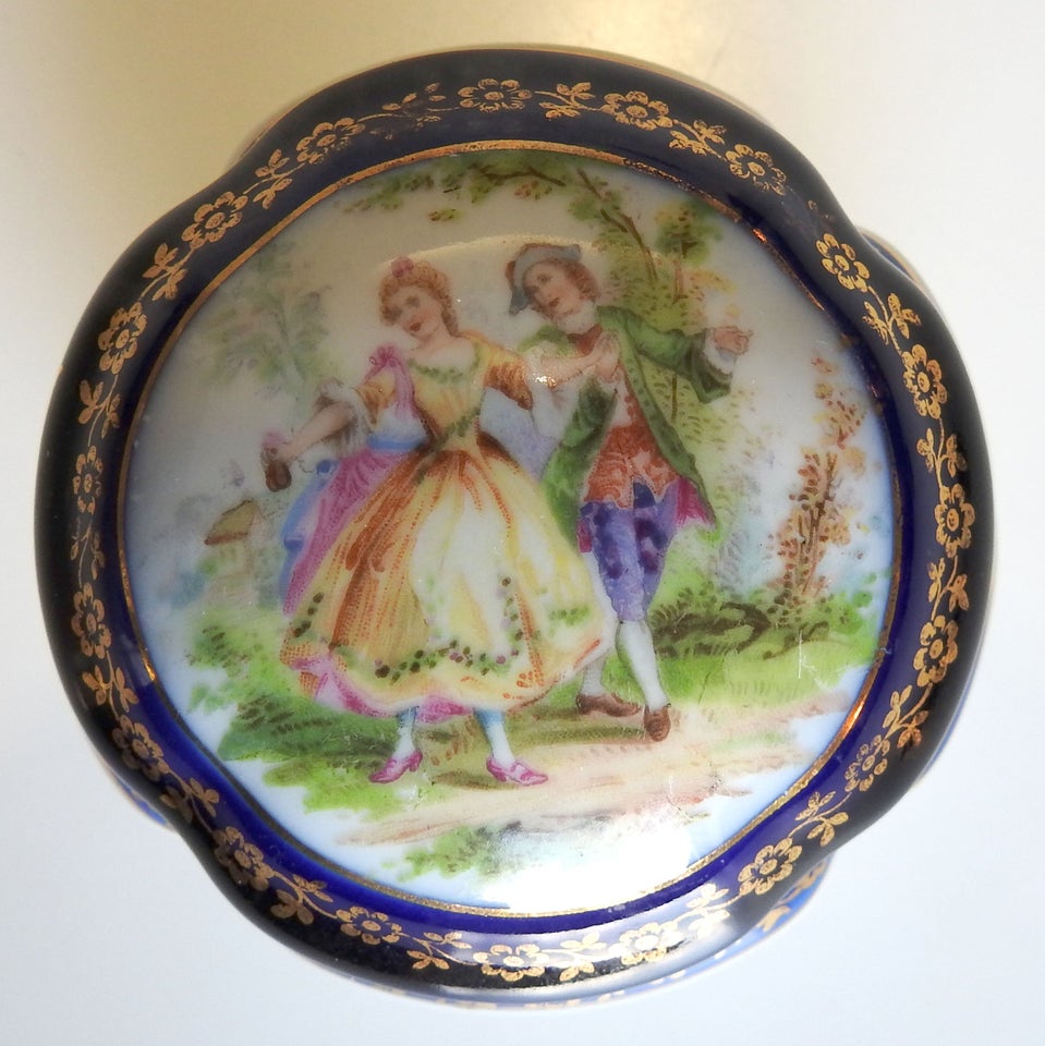 Bonbonniere Porcelæn 100 år gl