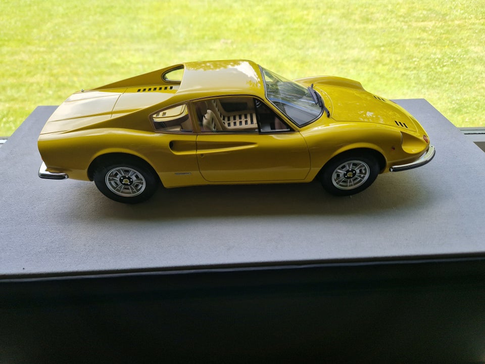 Modelbil, FERRARI DINO FERRARI