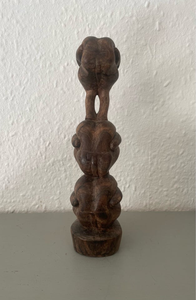 Træskulptur  motiv: Yogiman