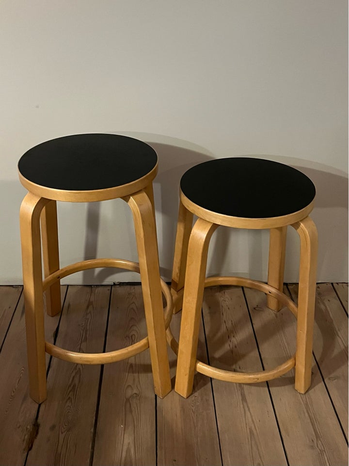 Alvar Aalto, Bar stool 64 , Barstole