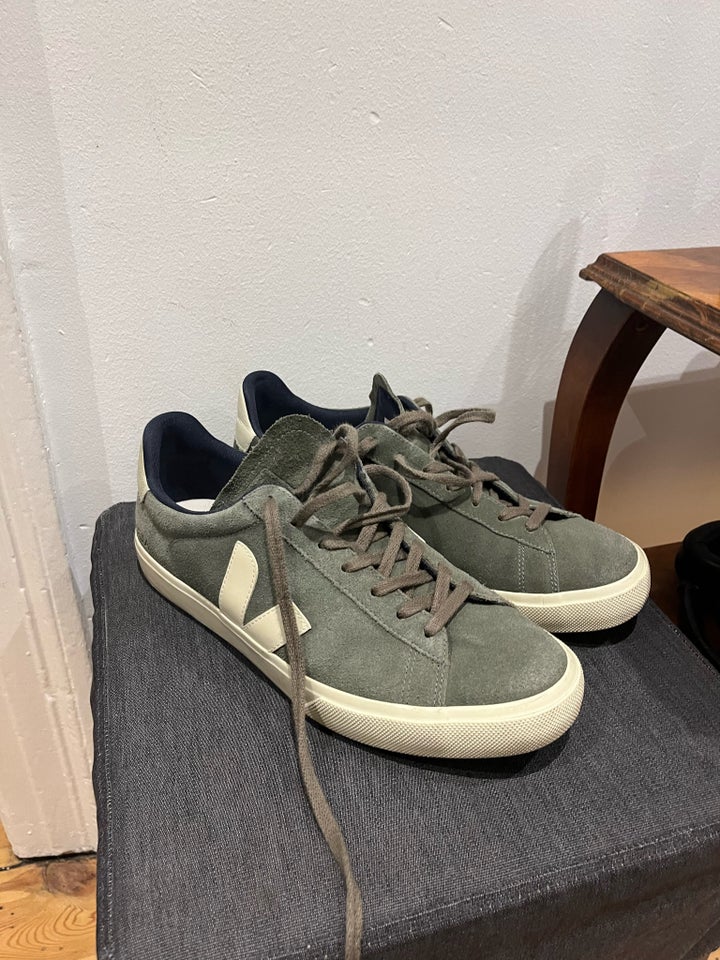 Sneakers, Veja, str. 44