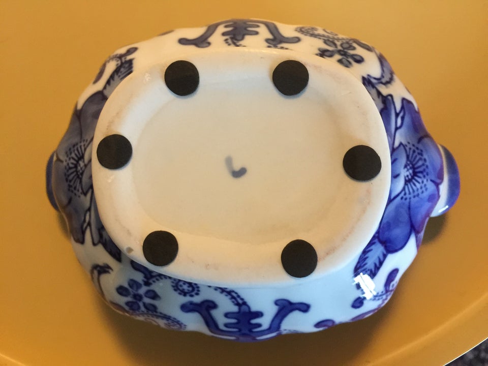 LÅGSKÅL I PORCELÆN