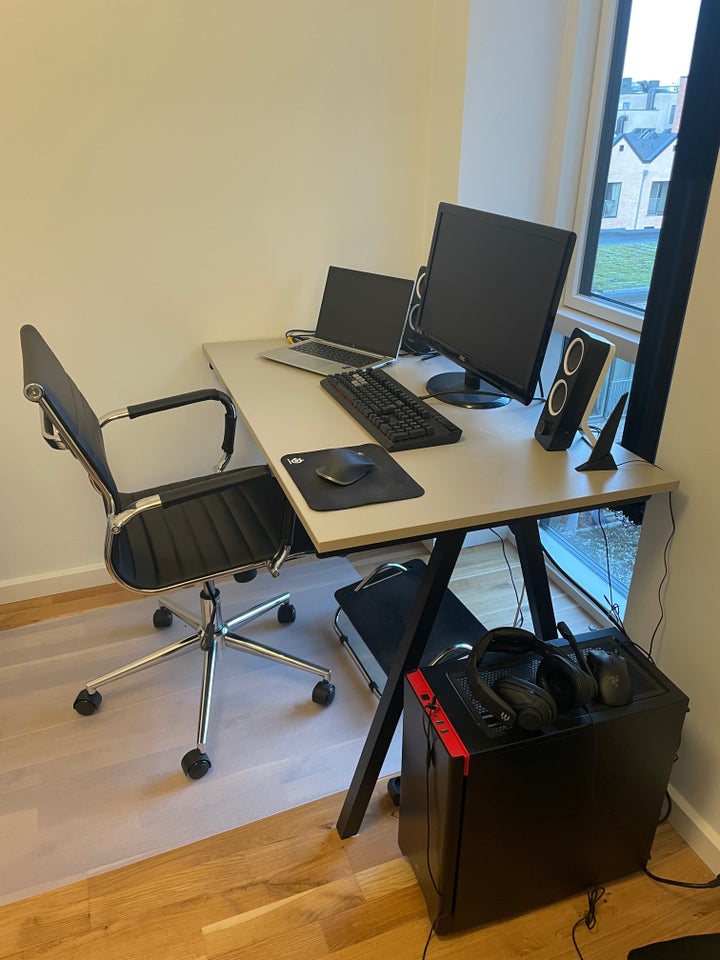 Skrivebord, IKEA, b: 120 d: 70