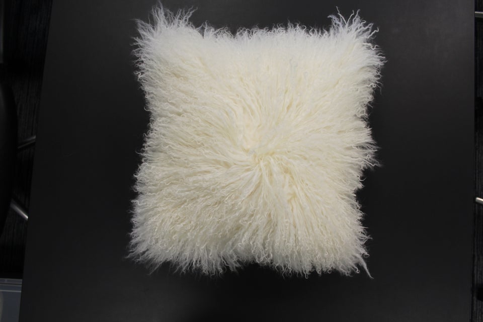 hvid fluffy pude debenhams