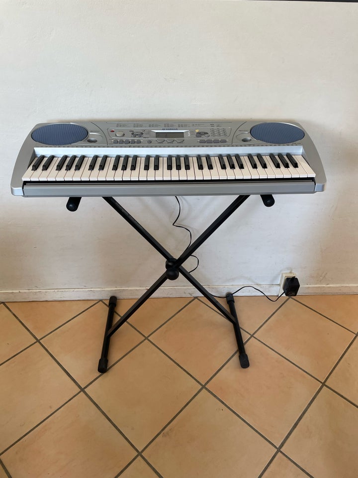 Keyboard Yamaha PSR-275