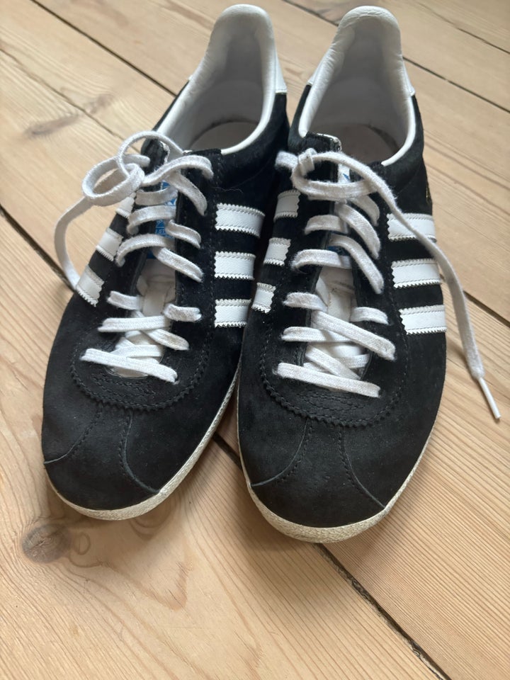 Sneakers, str. 36,5, Adidas