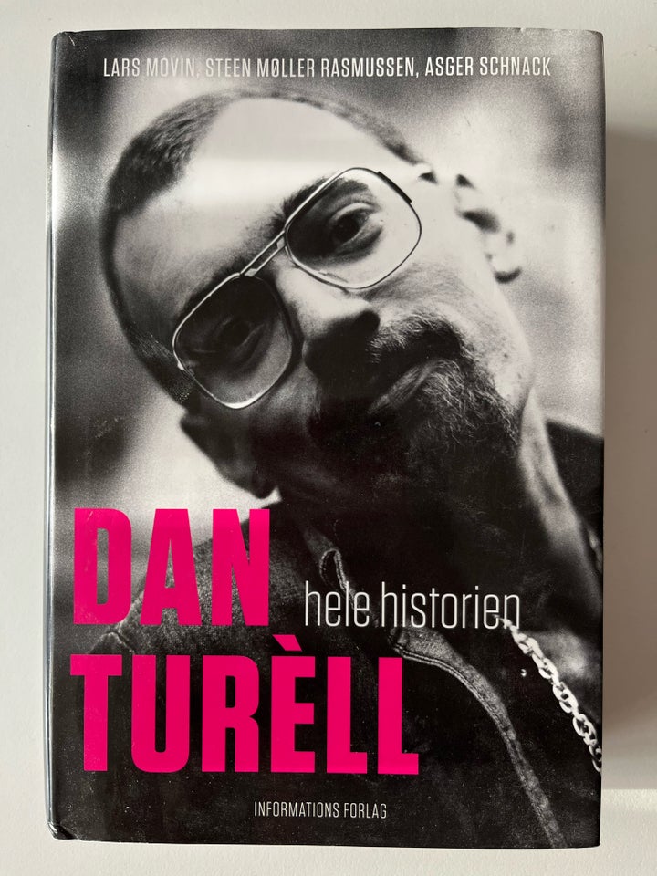 Dan Turéll - Hele historien, Lars