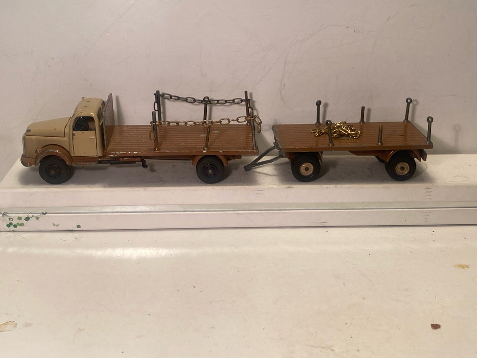 Modelbil Vilmer Volvo Tømmerbil