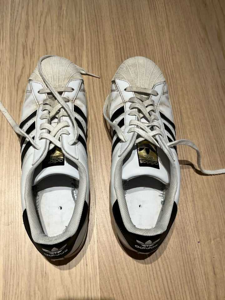 Sneakers, Adidas, str. 47