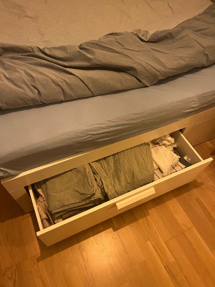 Enkeltseng, IKEA, b: 80 l: 200 h: 57