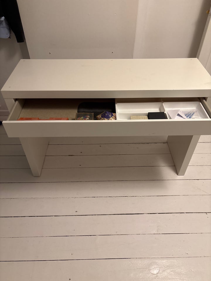 Skrivebord, Ikea, b: 120 d: 41 h: 78