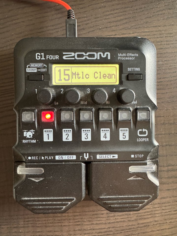 Zoom G1 Four Multi-Effect-Pedal,