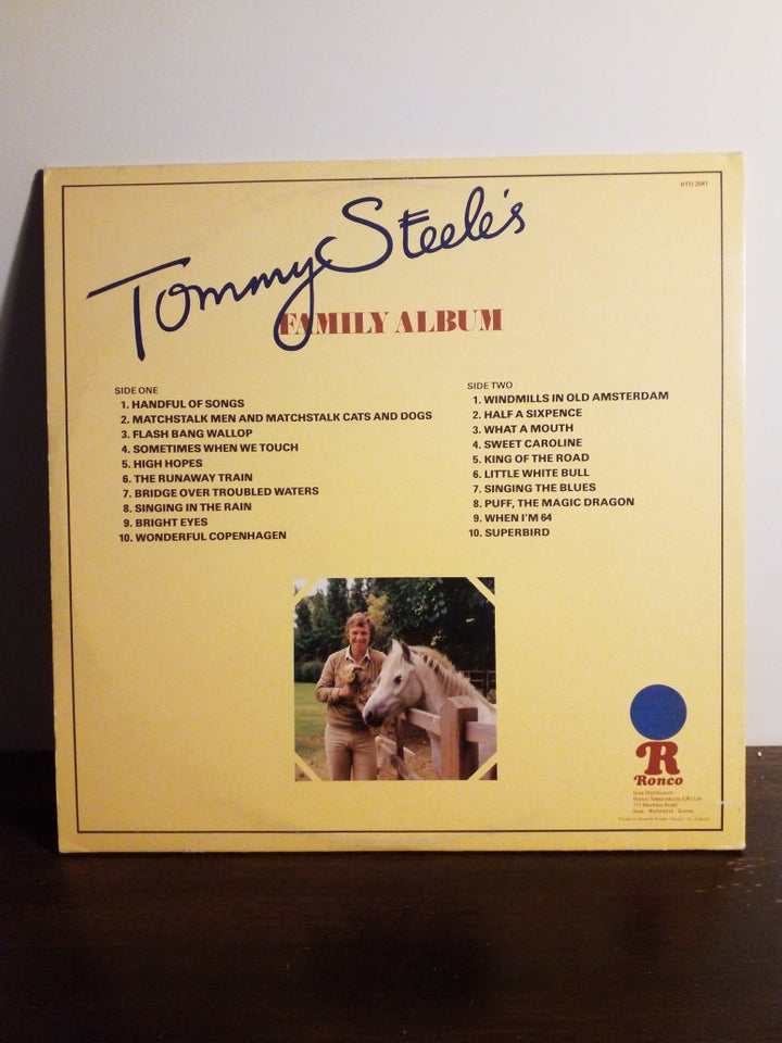 LP TOMMY STEELE FAMILY ALBUM