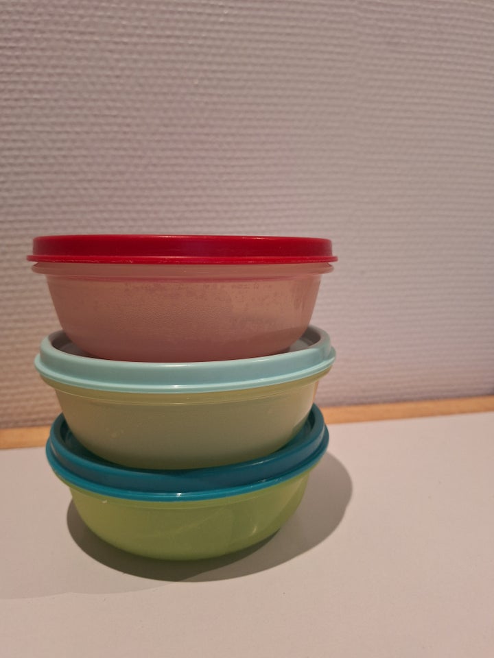 skåle med låg, Tupperware