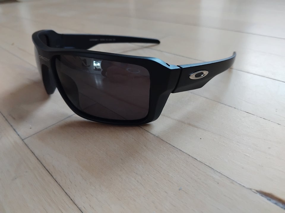 Solbriller herre, OAKLEYS Mat Blk