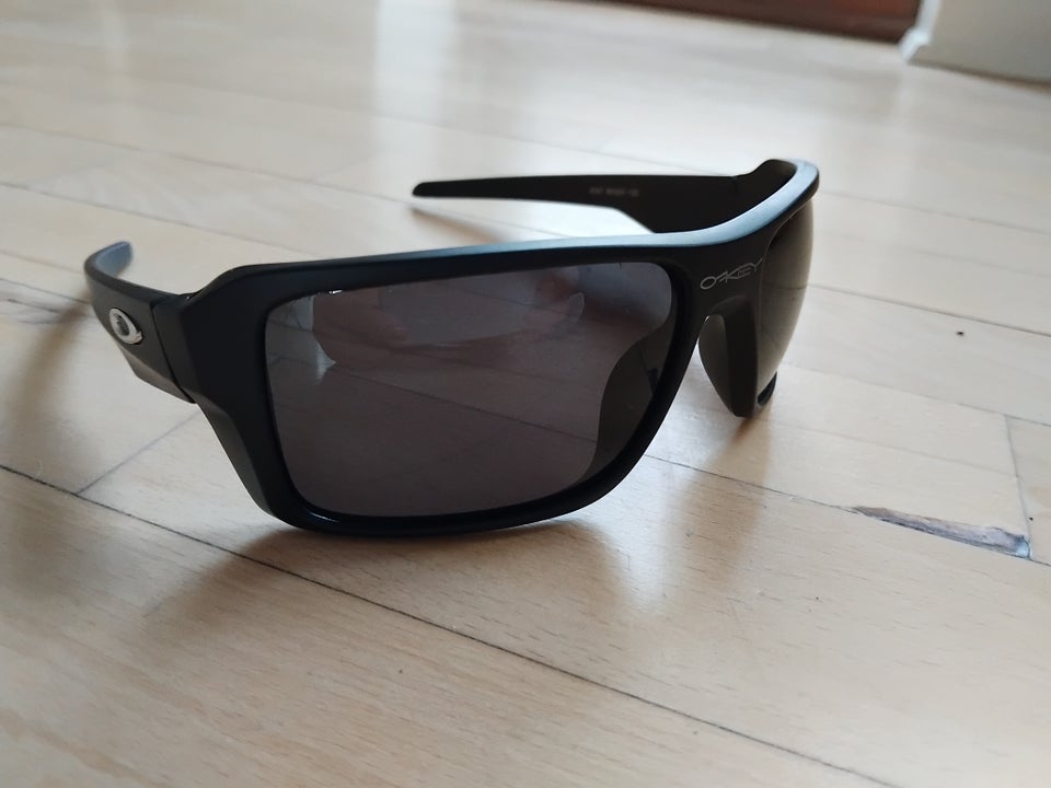 Solbriller herre, OAKLEYS Mat Blk