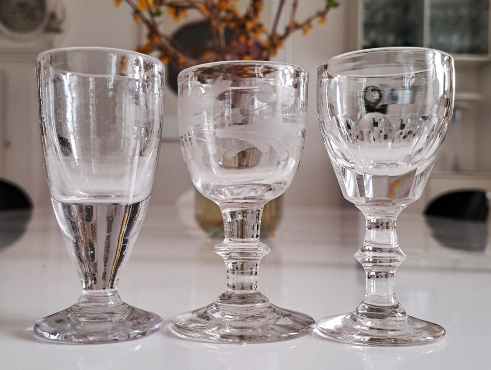 Glas, 3 gamle snapseglas 1867 - 1880