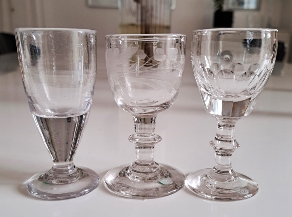 Glas, 3 gamle snapseglas 1867 - 1880