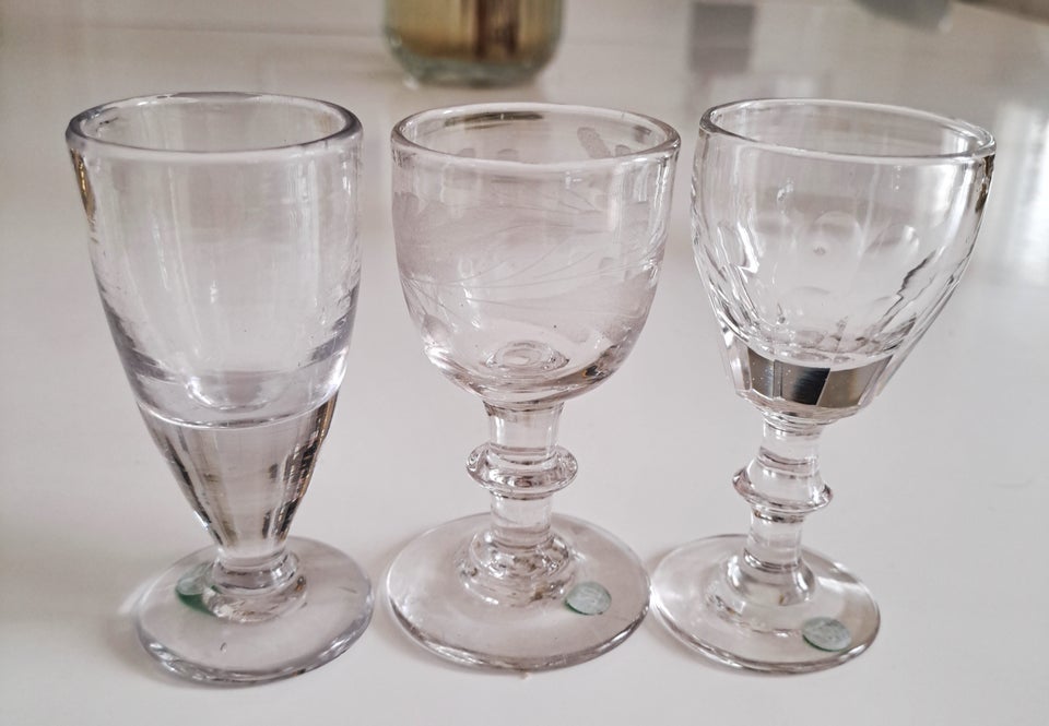 Glas, 3 gamle snapseglas 1867 - 1880