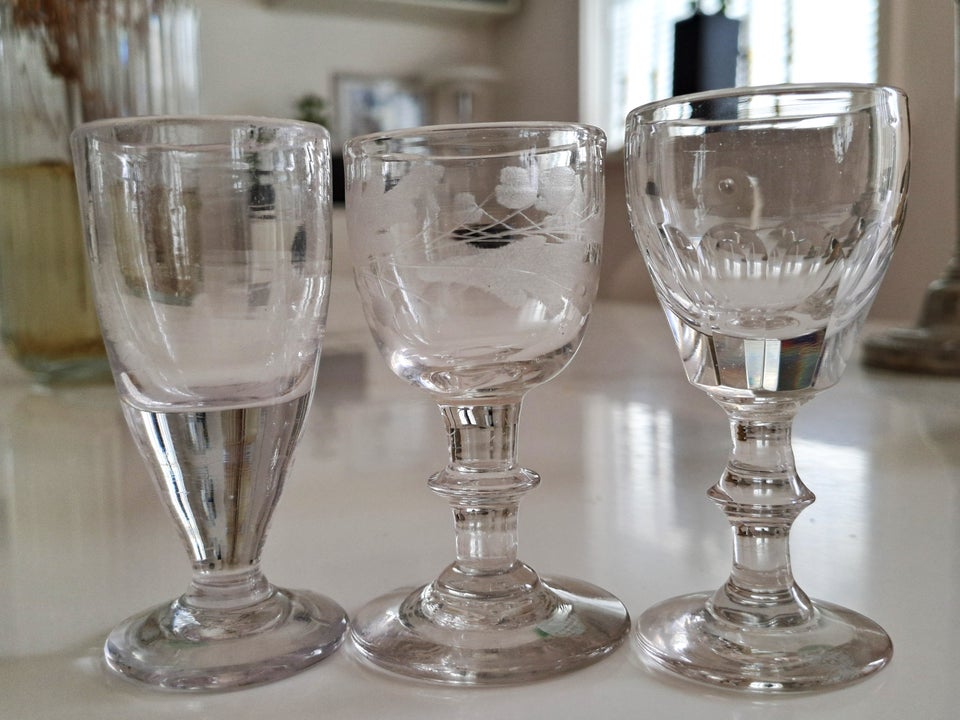 Glas, 3 gamle snapseglas 1867 - 1880