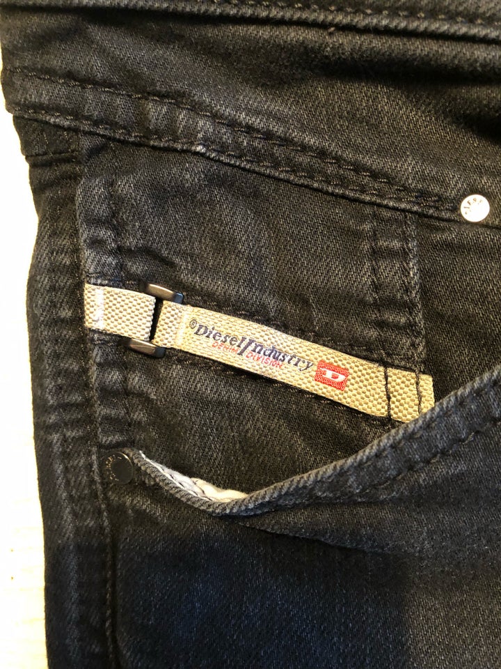 Jeans, Diesel, str. 29