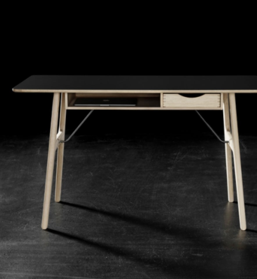 Anden arkitekt, RM13 work Desk,