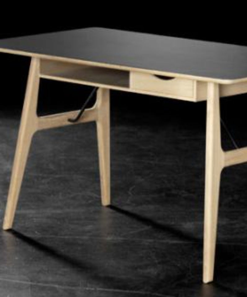 Anden arkitekt, RM13 work Desk,