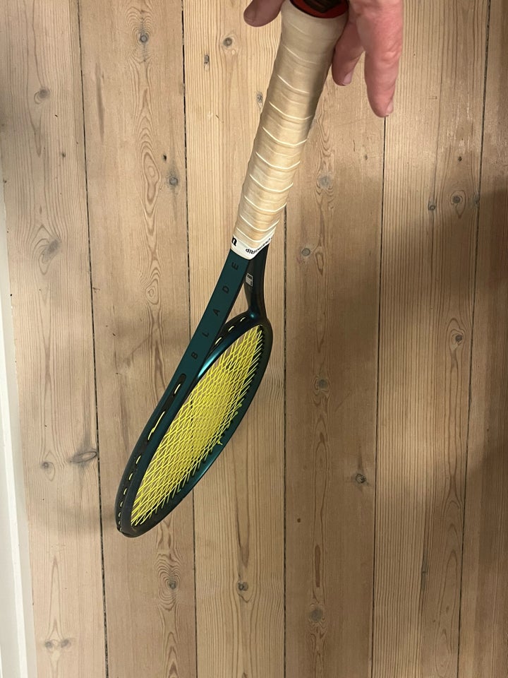 Tennisketsjer, Wilson Blade 98 v9