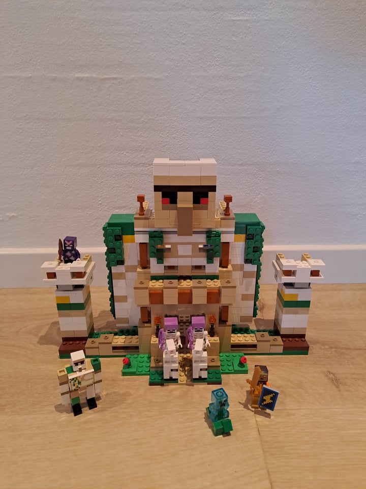 Lego Minecraft 21250