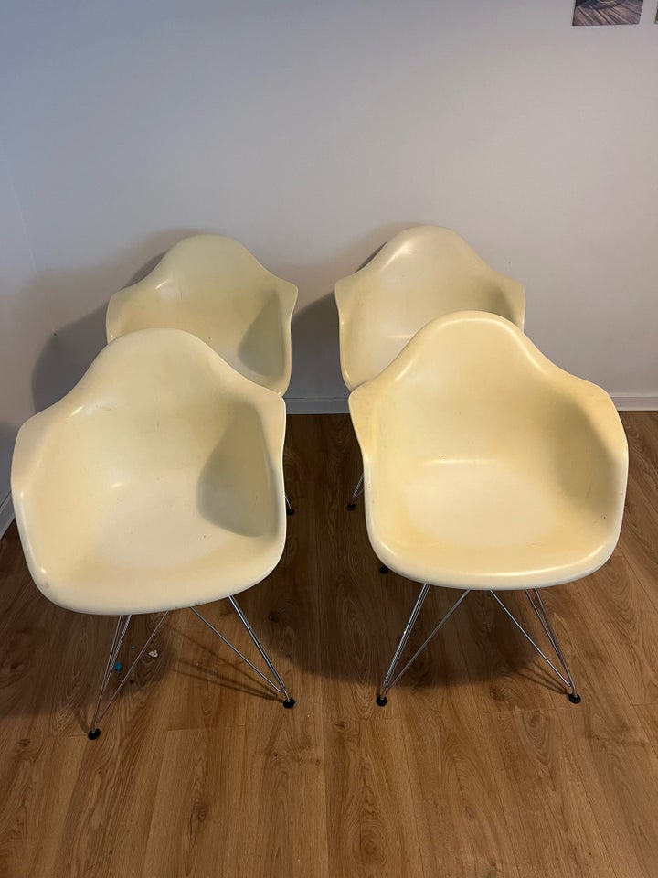 Spisebordsstol Glasfiber  EAMES