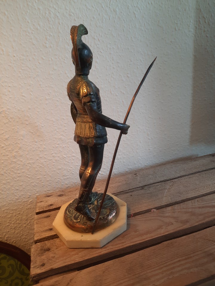 Figur bronze på marmor Ukendt