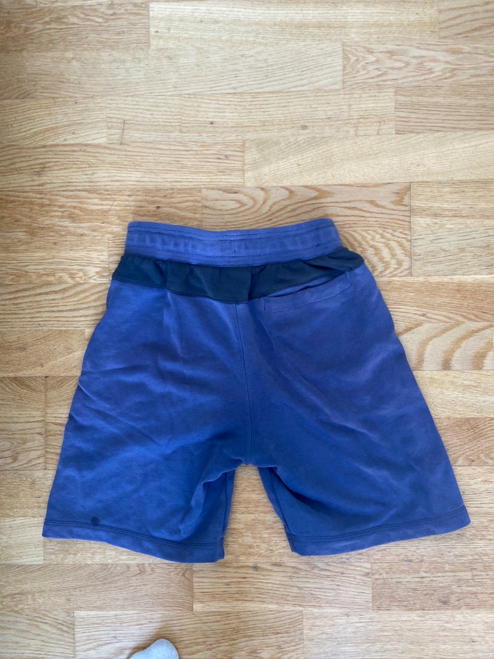 Shorts, HM, Nike og 2x Lindbergh