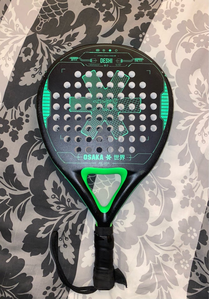 Padel bat, Osaka