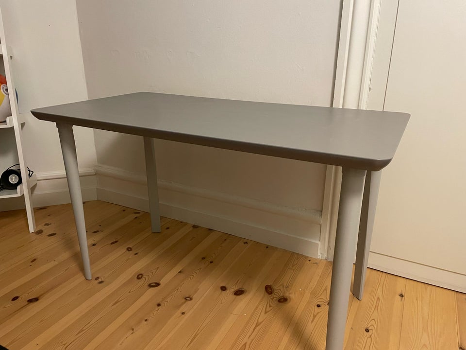 Skrivebord, IKEA, b: 120 d: 60 h: 74