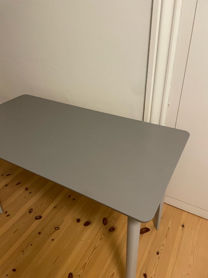 Skrivebord, IKEA, b: 120 d: 60 h: 74